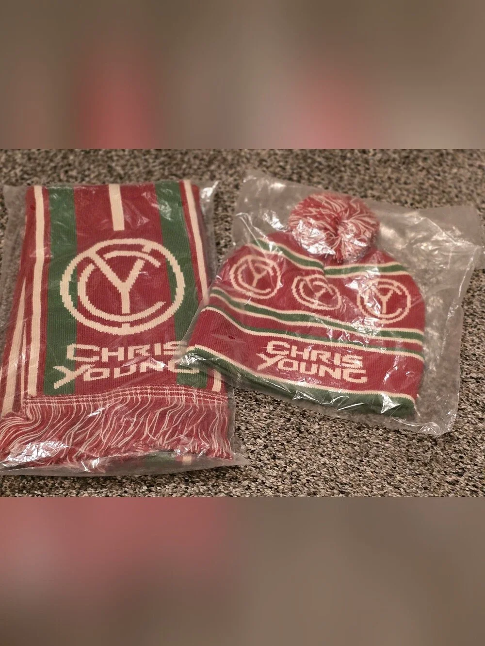 Chris Young It Must Be Christmas Tour Knit Beanie Hat & Scarf Set NIP